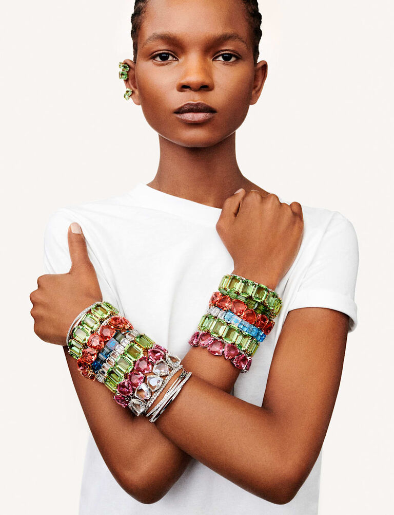 swarovski كيفية التنسيق حلي المعصم بلمسة خاصة swarovski كيفية التنسيق حلي المعصم بلمسة خاصة