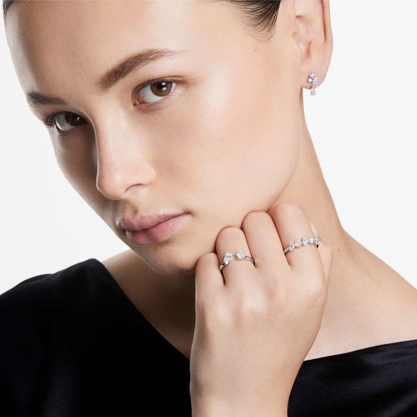 swarovski أقراط متدلية galaxy، أحجار ألماس مُصنعة في المختبر بإجمالي 0 75 قيراط، ذهب أبيض عيار 18