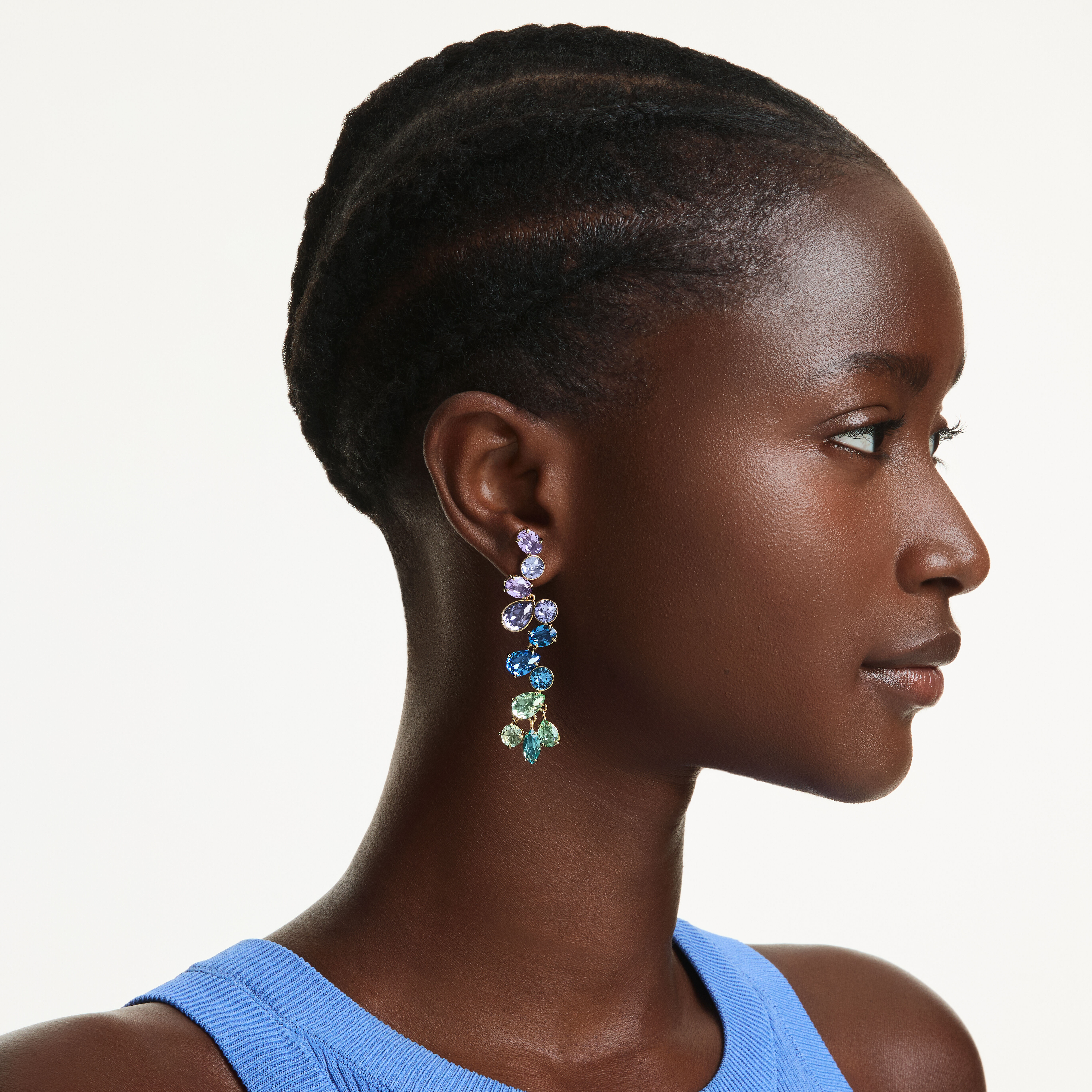 swarovski أقراط متدلية gema، قطع متنوع، تصميم كالثريا، طويلة، ألوان متعددة، طلاء باللون الذهبي