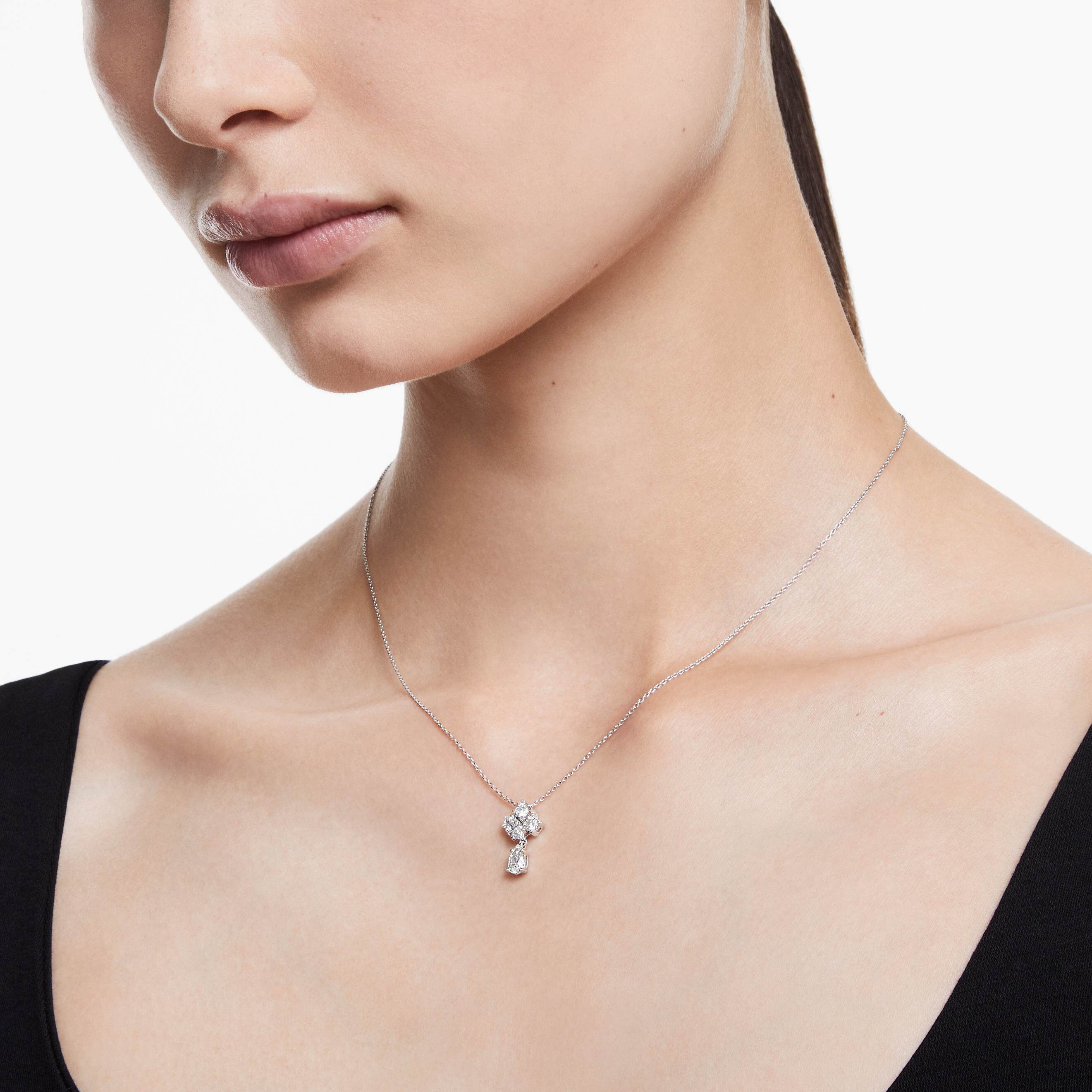 swarovski قلادة galaxy، أحجار ألماس مُصنعة في المختبر بإجمالي 1 قيراط، ذهب أبيض عيار 18