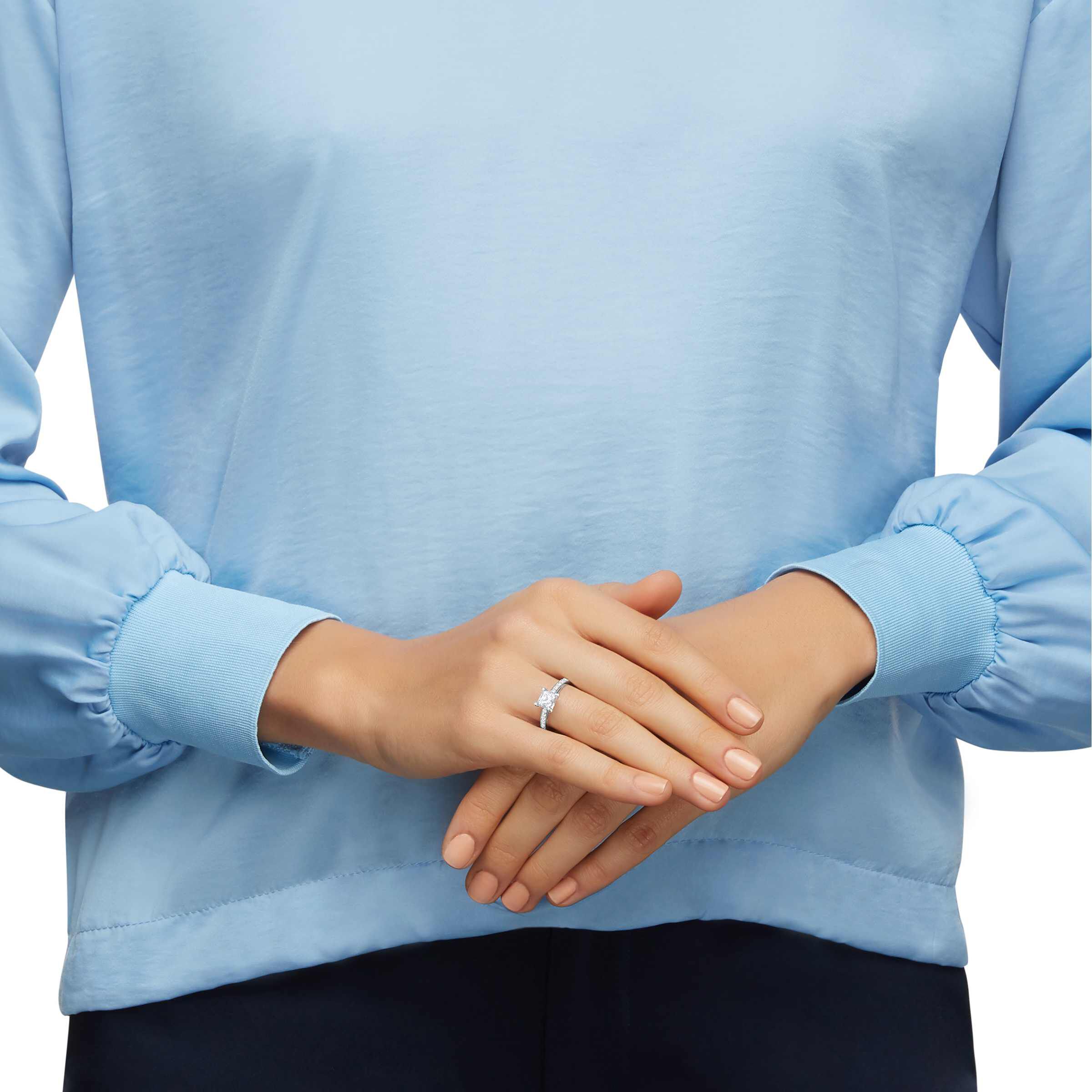 swarovski خاتم attract، أحجار كريستال صغيرة متراصة، لون أبيض، طلاء روديوم