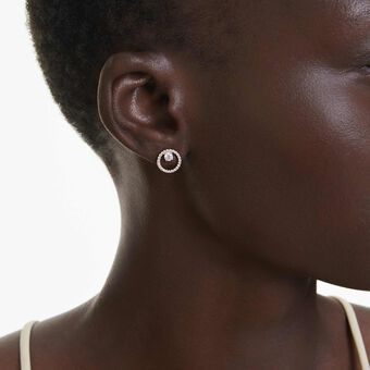 swarovski أقراط دبوسية constella، قطع مستدير، لون أبيض، طلاء باللون الذهبي الوردي