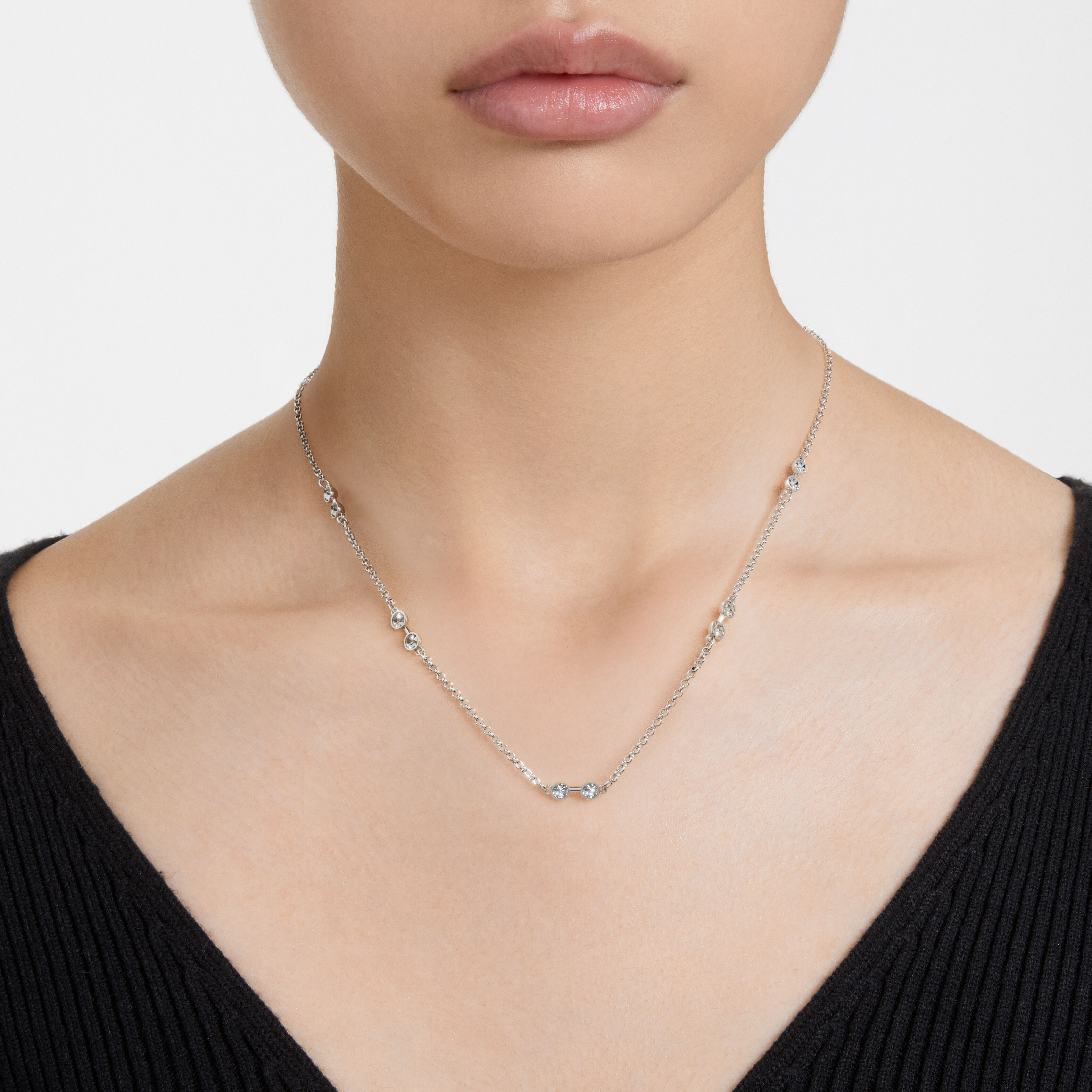 swarovski عقد remix من سواروفسكي، قطع مستدير، لون أبيض، طلاء باللون الذهبي