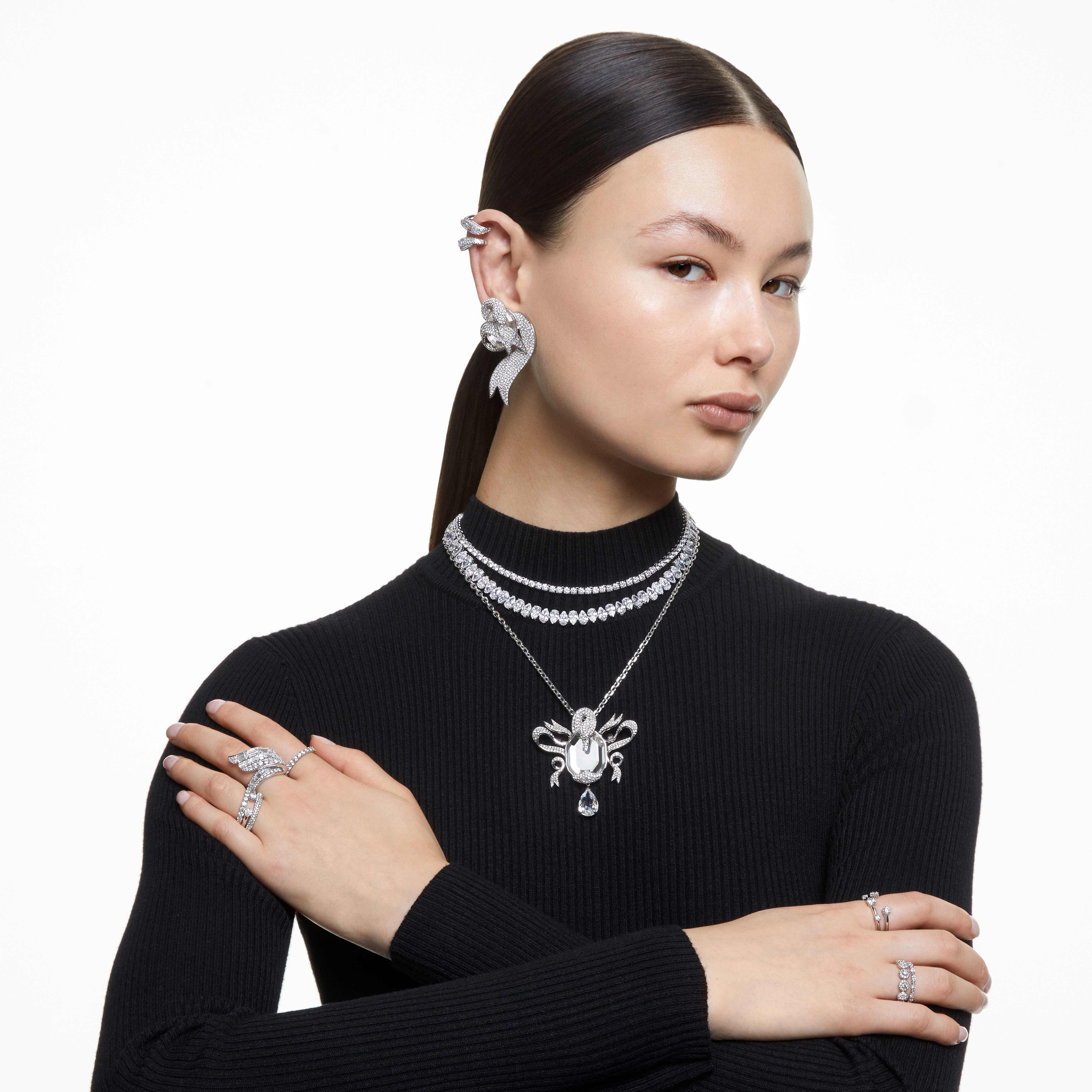 swarovski خاتم constella، طقم من قطعتين، مزدان بكريستالات دائرية، لون أبيض، طلاء روديوم