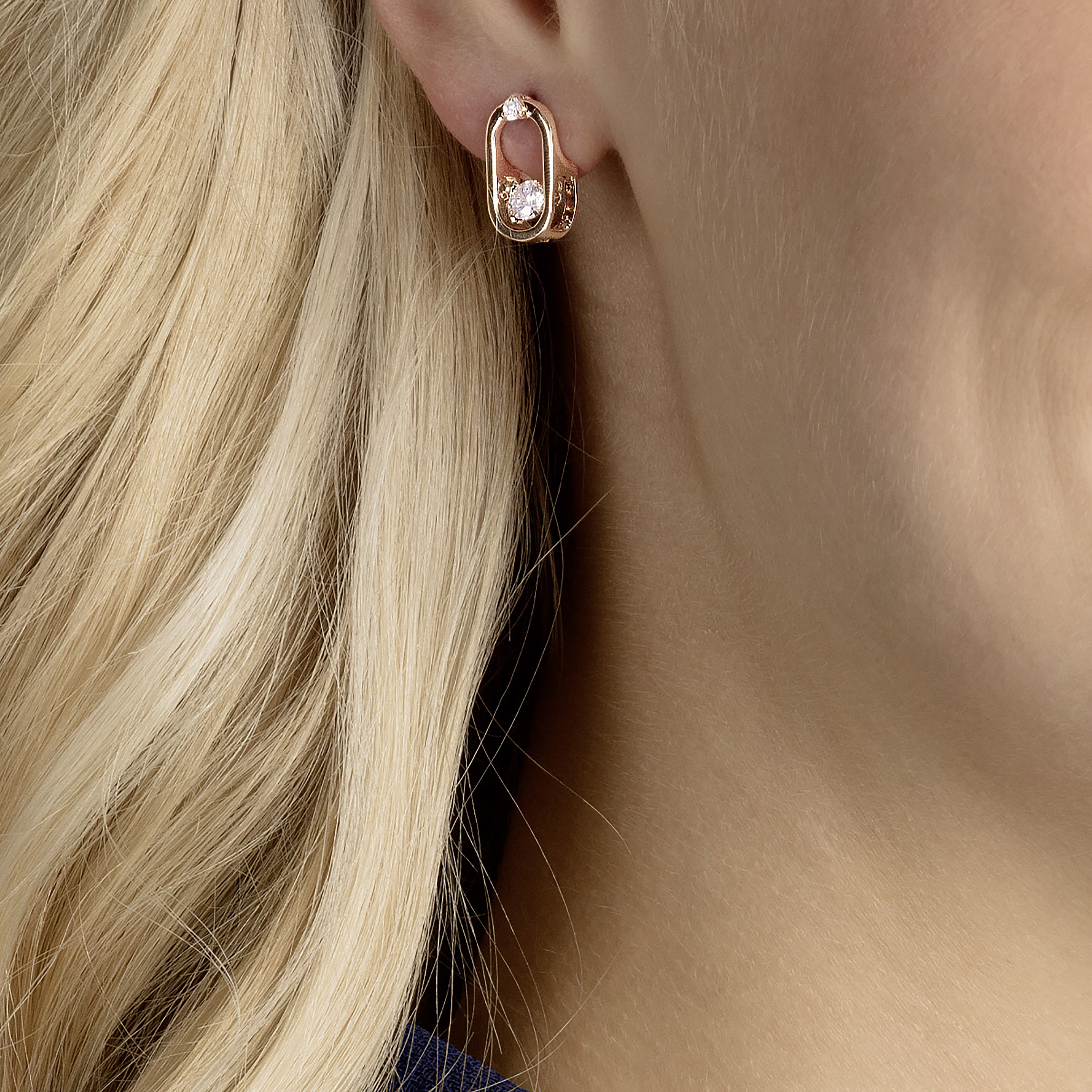 swarovski أقراط north للأذن المثقوبة، لون أبيض، طلاء ذهبي وردي