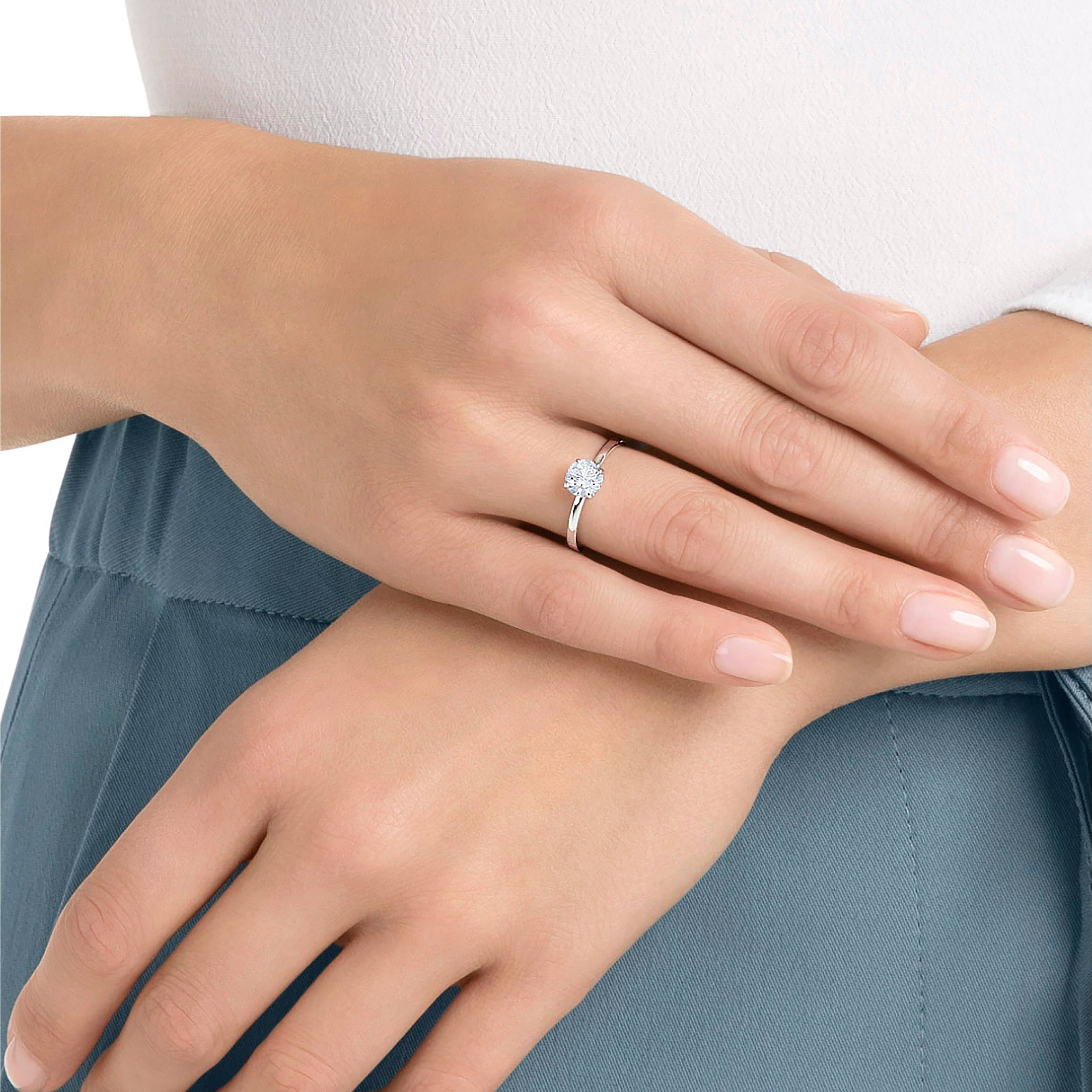 swarovski خاتم attract دائري، لون أبيض، طلاء روديوم