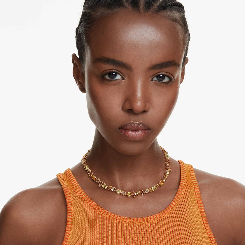 swarovski عقد gema tennis، قطع متنوع، لون أصفر، طلاء باللون الذهبي