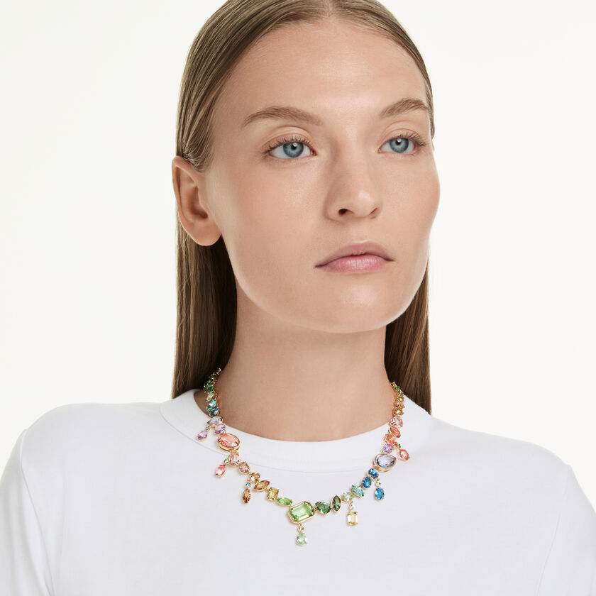 swarovski عقد gema، قطع متنوع، أحجار كريستال متدلية، ألوان متعددة، طلاء باللون الذهبي