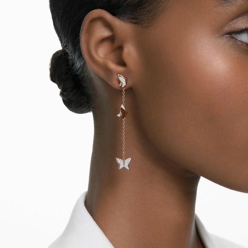 swarovski أقراط متدلية lilia، مزينة بفراشة، طويلة، لون أبيض، طلاء ذهبي وردي