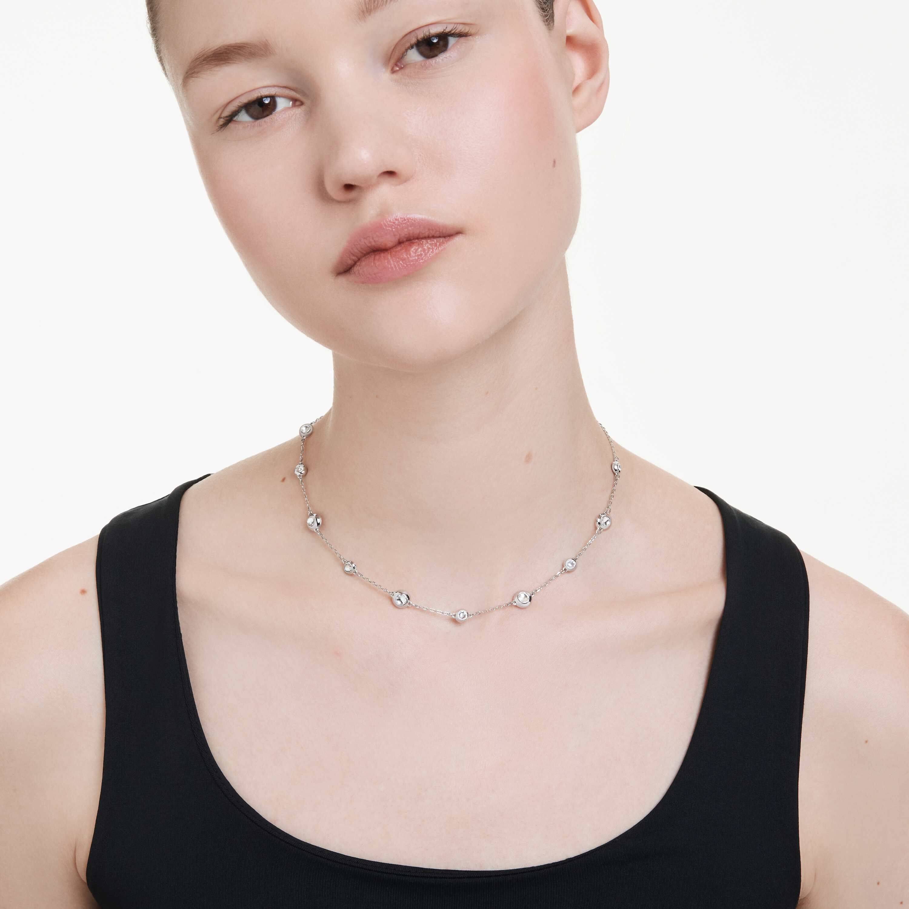 swarovski عقد una angelic، قطع مستدير، حليات ثنائية الوجه، لون أبيض، طلاء روديوم