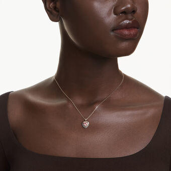 swarovski قلادة one، قطع على شكل قلب، ترصيع بافيه، شكل قلب، لون وردي، لمسة نهائية من الذهب الوردي عيار 18 قيراط