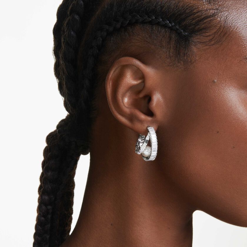 أقراط حلقية ariana grande x swarovski، لؤلؤة كريستال، قطع باغيت، لون أبيض، طلاء روديوم
