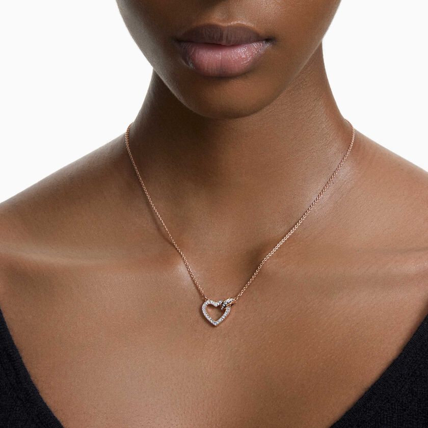 swarovski عقد lovely، على شكل قلب، لون أبيض، طلاء ذهبي وردي