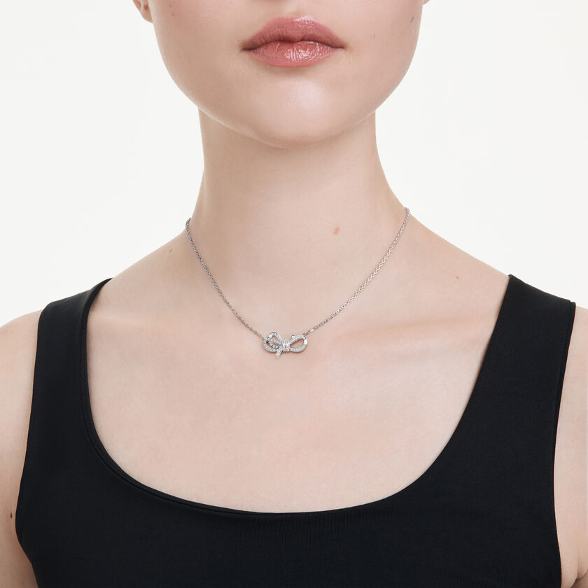 swarovski قلادة lifelong، أحجار كريستال صغيرة متراصة، شكل أنشوطة، لون أبيض، طلاء روديوم