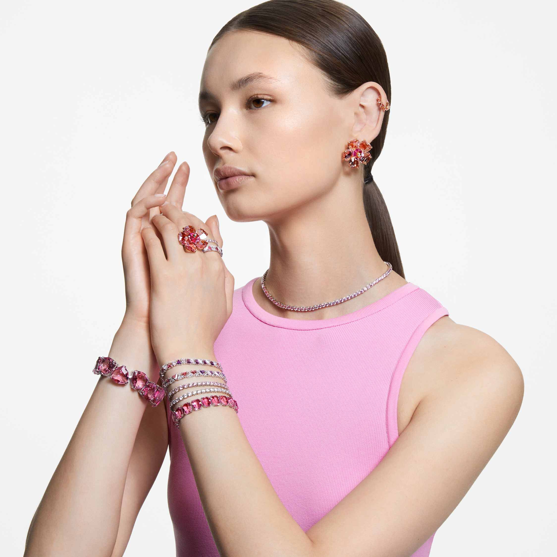 swarovski أقراط دبوسية idyllia، على شكل زهرة، لون وردي، طلاء بلون ذهبي