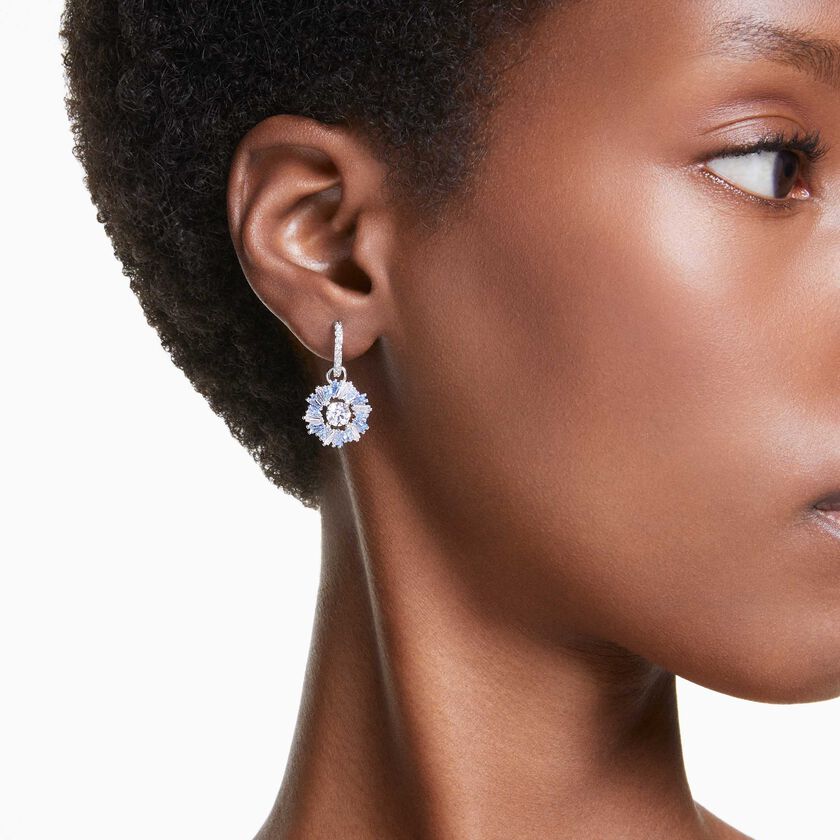 swarovski أقراط متدلية idyllia، على شكل زهرة، لون أزرق، طلاء روديوم