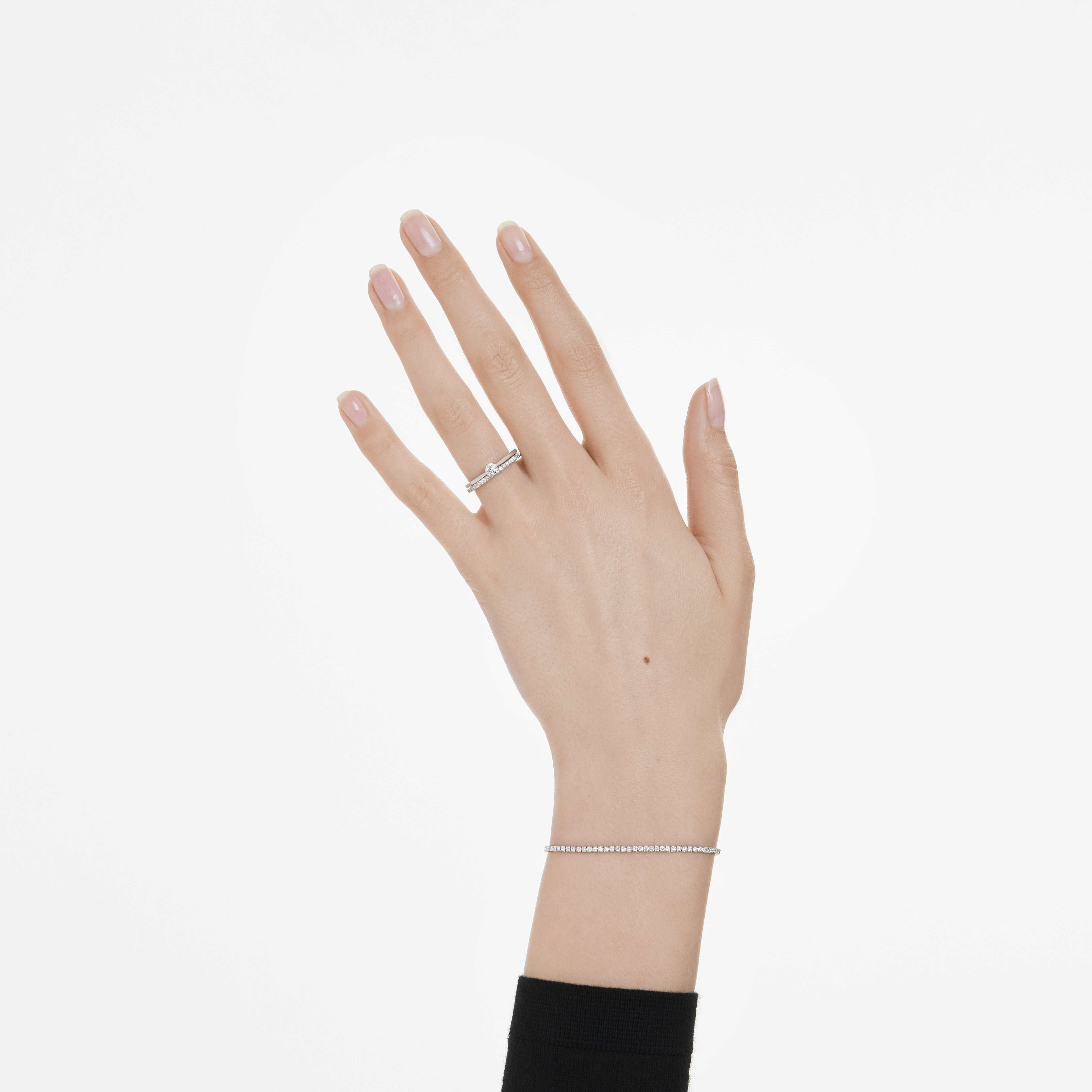 swarovski دبلة eternity، أحجار ألماس مُصنعة في المختبر بإجمالي 0 2 قيراط، فضة إسترليني