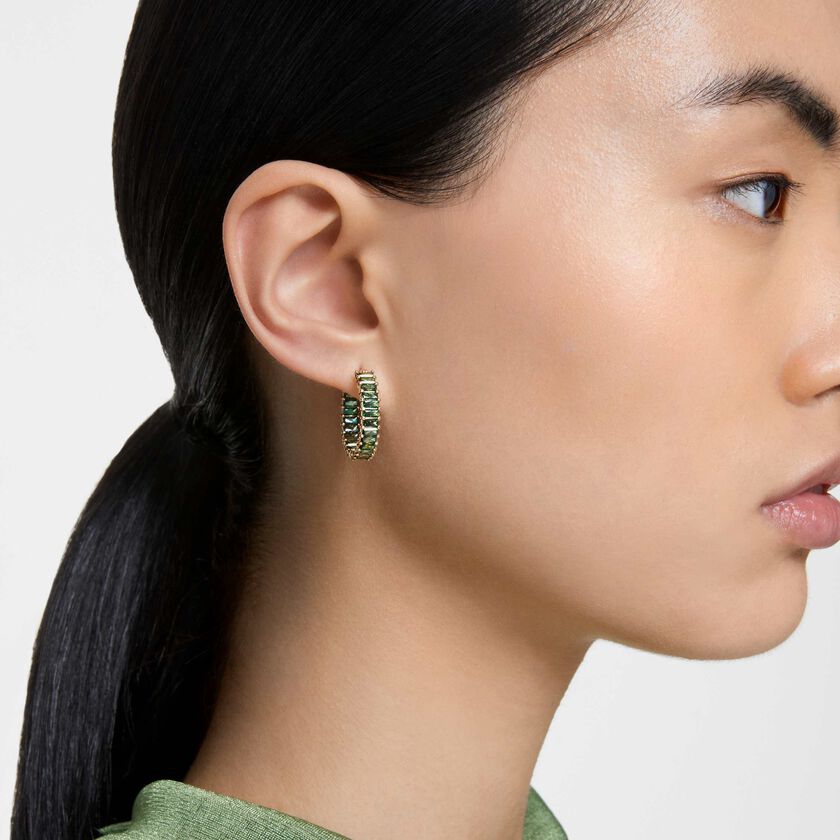 swarovski أقراط matrix حلقية، قطع باغيت، لون أخضر، طلاء بلون ذهبي