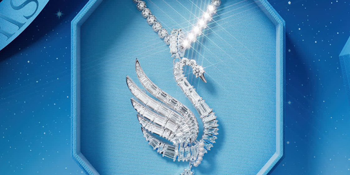 swarovski هدايا له