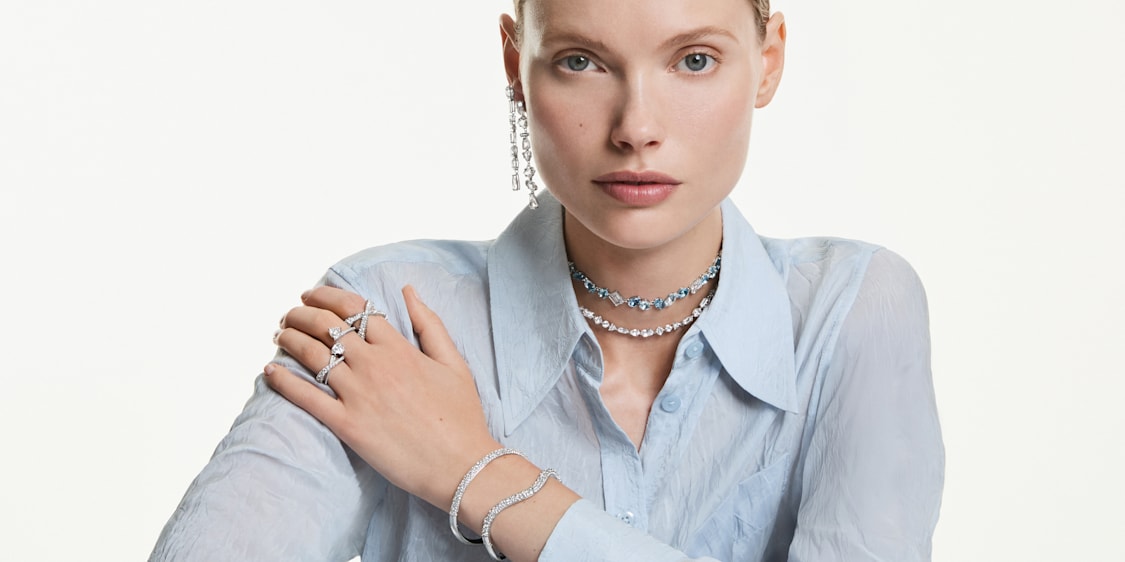 swarovski تخفيضات على الأقراط